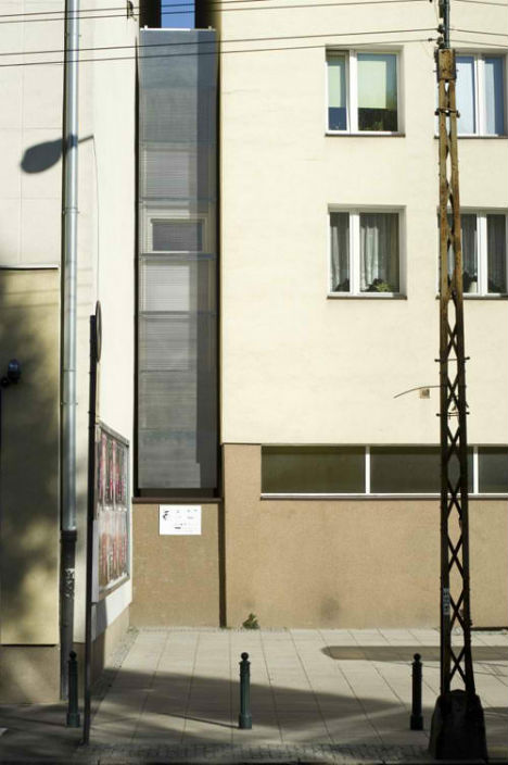 Keret-Narrow-Hosue-2